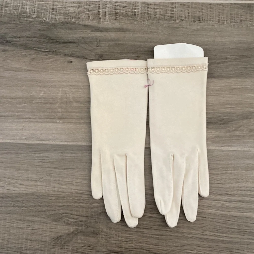 New Deadstock Vintage cotton gloves 6 1/2
